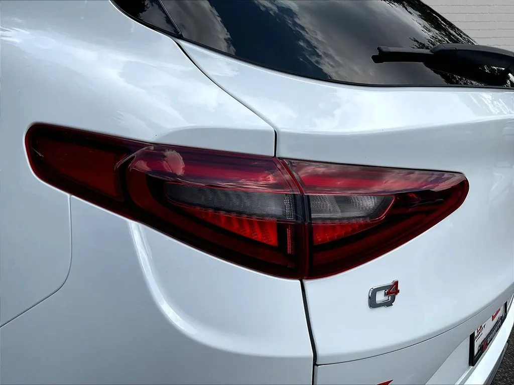 Alfa Romeo Stelvio photo 20