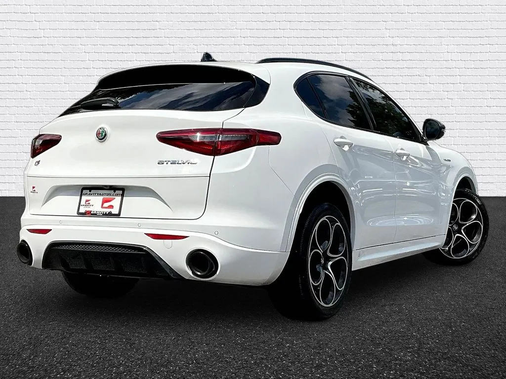 Alfa Romeo Stelvio photo 6