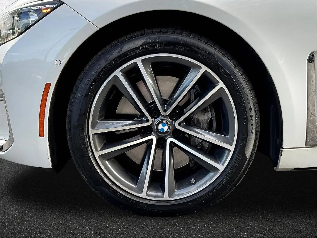 BMW 7 Series photo 25