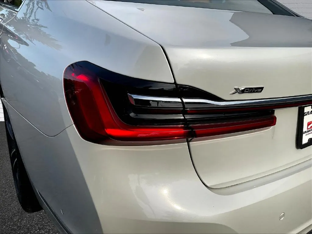 BMW 7 Series photo 19