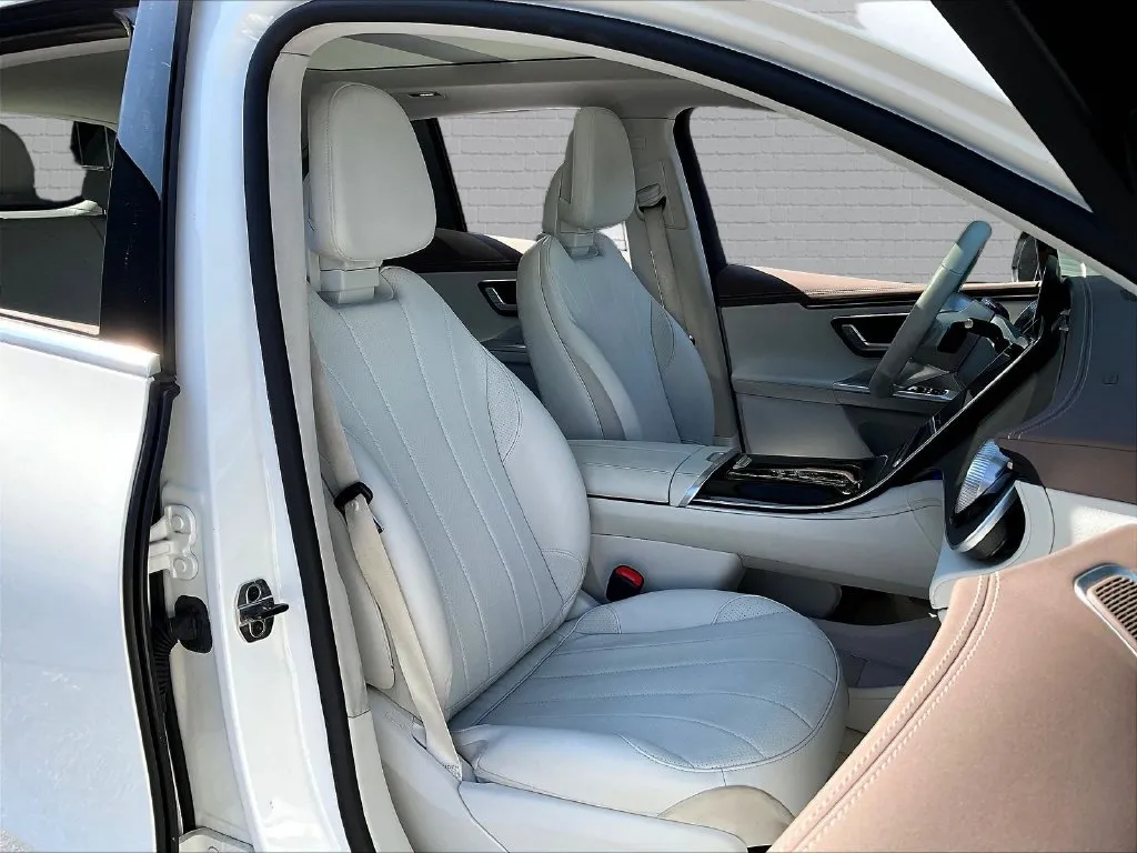 Mercedes-Benz EQE photo 26