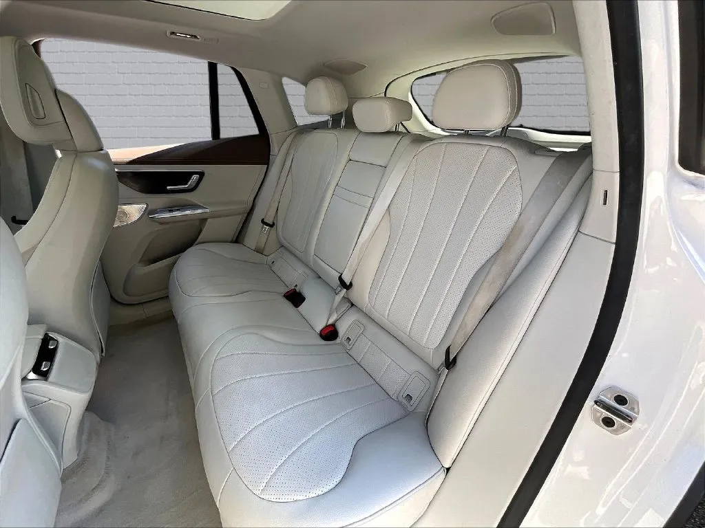 Mercedes-Benz EQE photo 19
