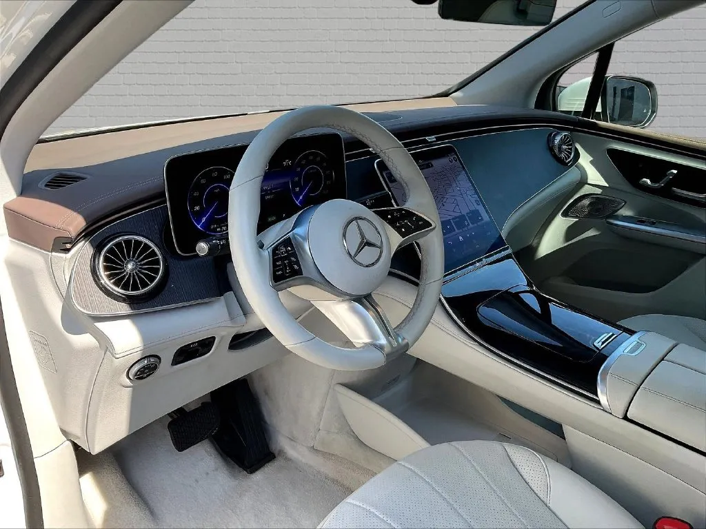 Mercedes-Benz EQE photo 15