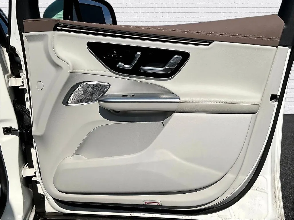 Mercedes-Benz EQE photo 25