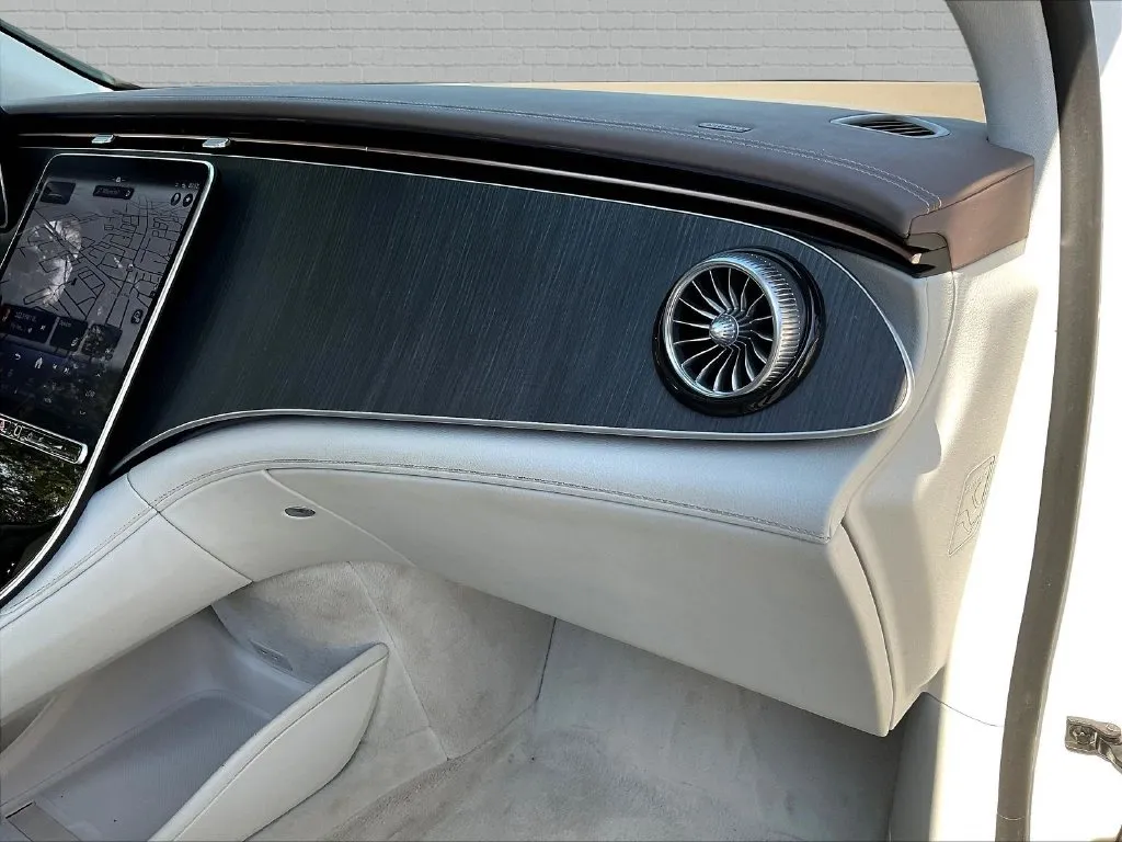 Mercedes-Benz EQE photo 23