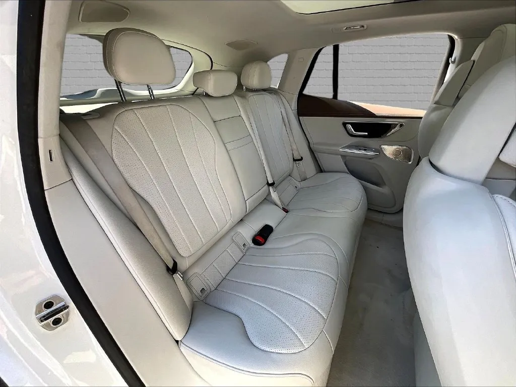 Mercedes-Benz EQE photo 22