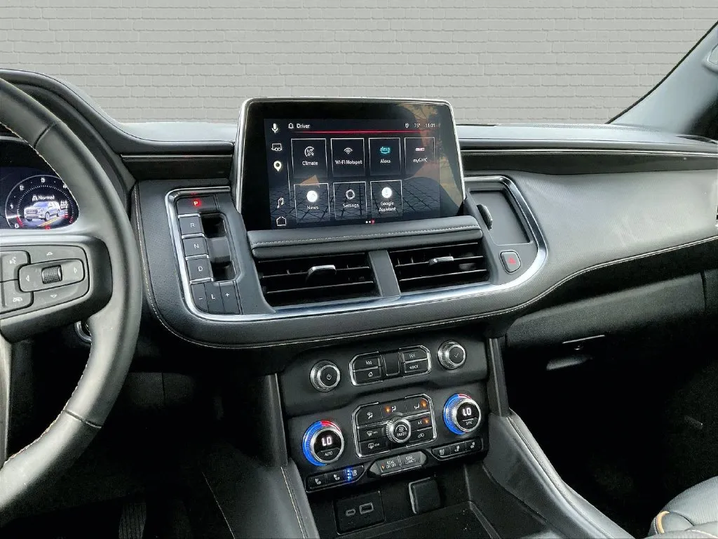 GMC Yukon XL photo 9