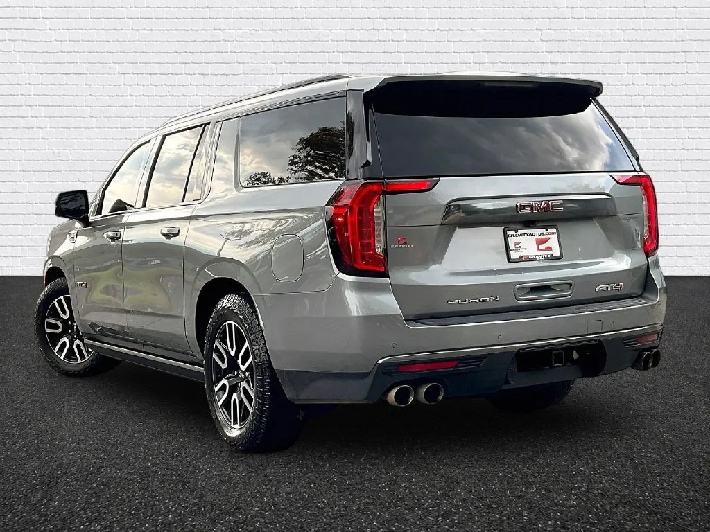 GMC Yukon XL photo 4