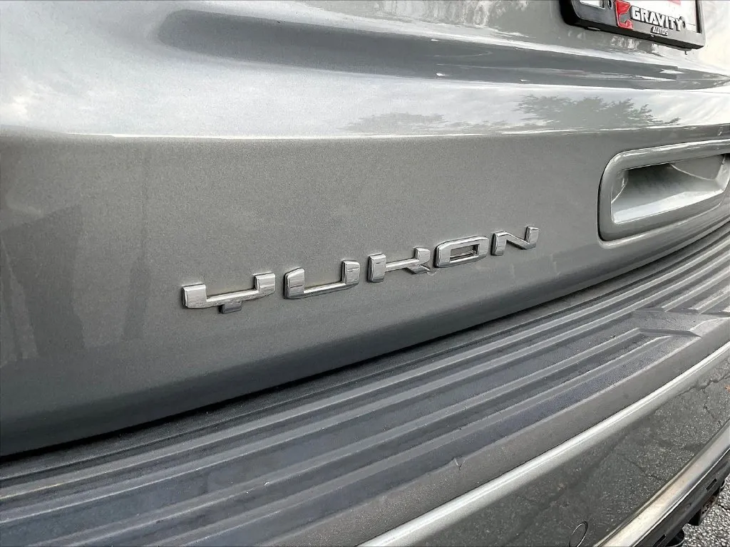 GMC Yukon XL photo 18