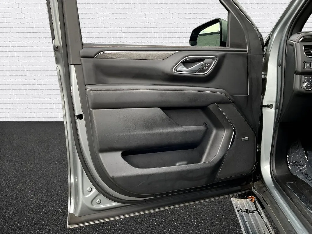 GMC Yukon XL photo 14