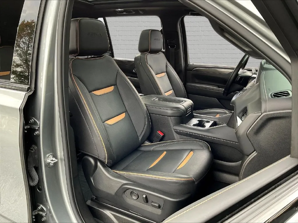 GMC Yukon XL photo 21