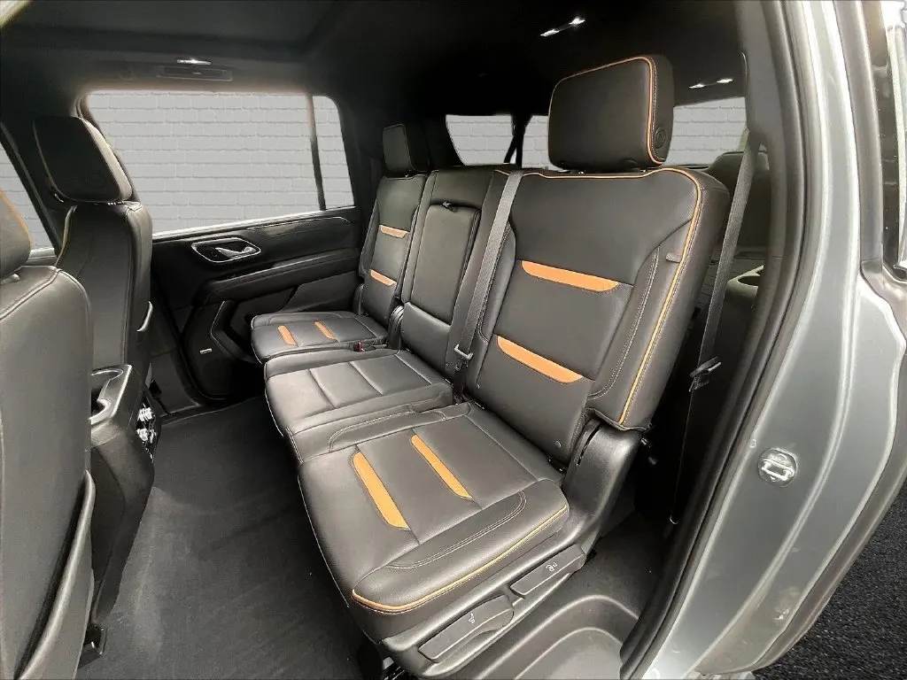 GMC Yukon XL photo 16