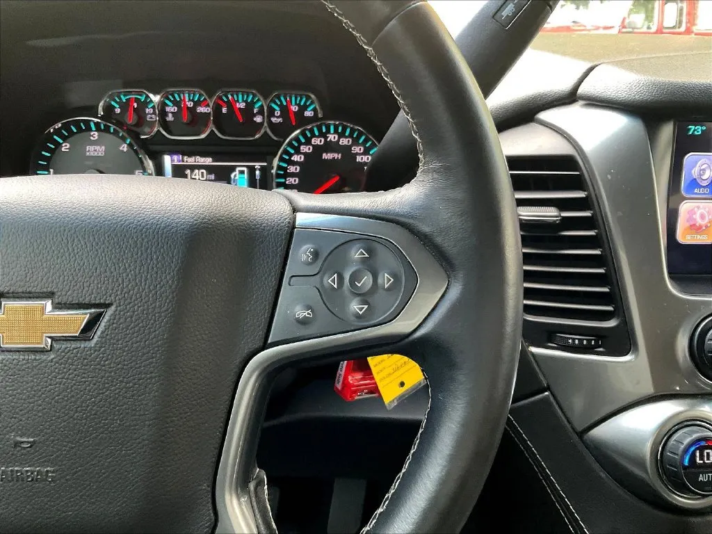Chevrolet Suburban photo 11