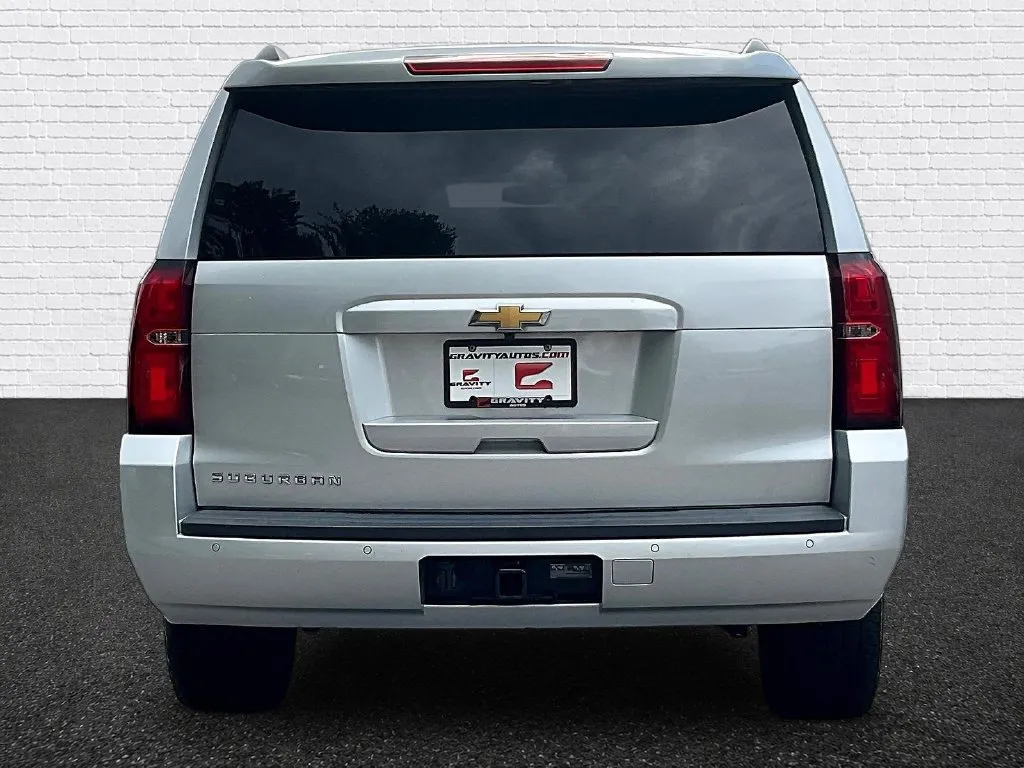 Chevrolet Suburban photo 5