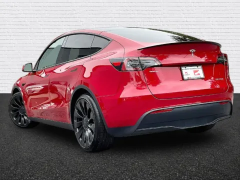 More photos of 2023 Tesla Model Y Performance at Gravity Autos Roswell, GA