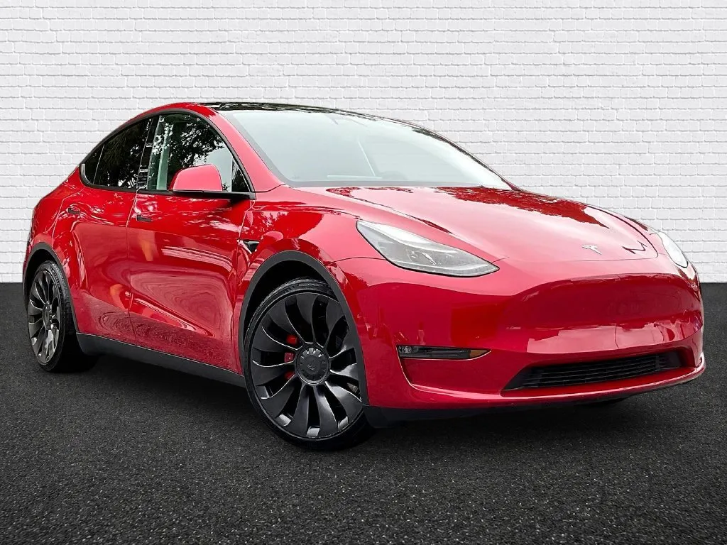 Tesla Model Y photo 3