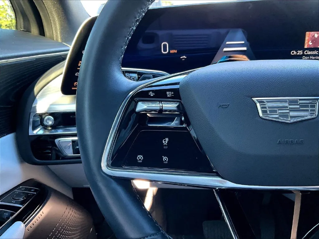 Cadillac Lyriq photo 6