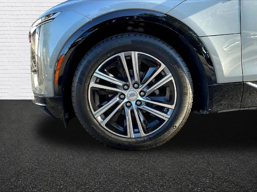 Cadillac Lyriq photo 18