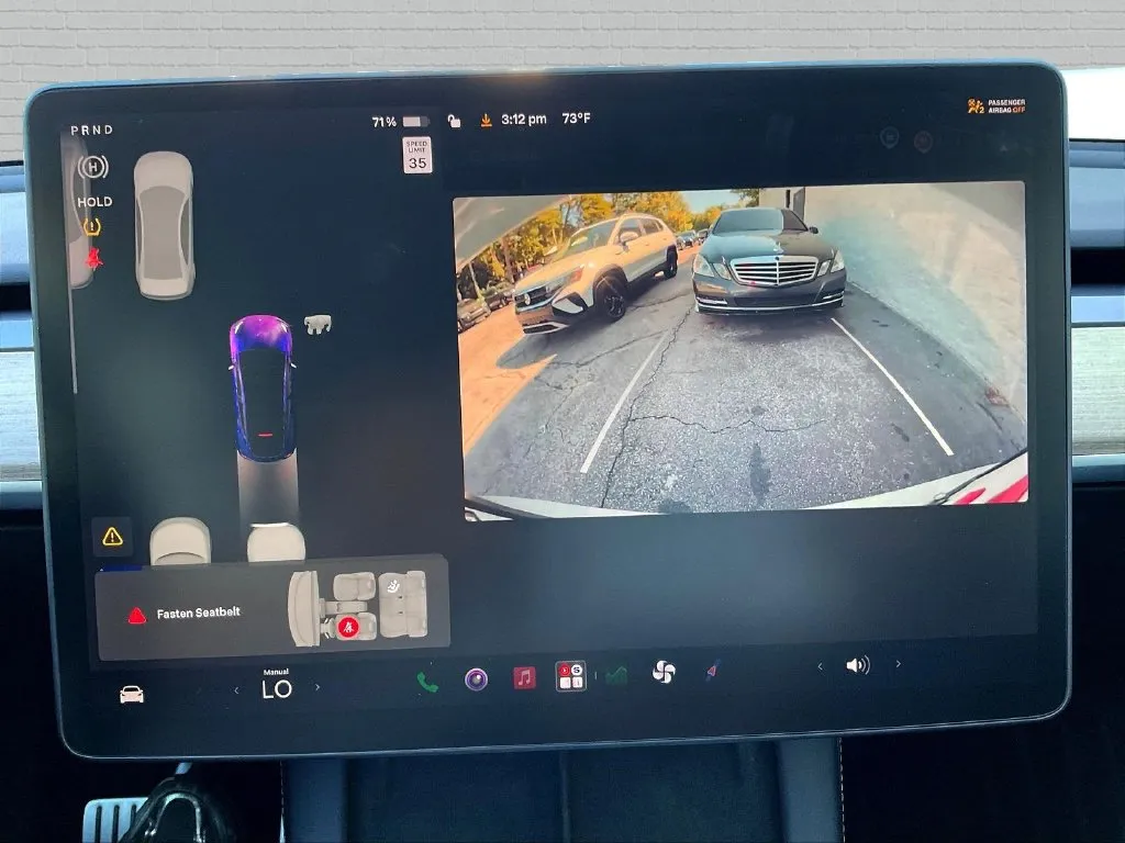 Tesla Model Y photo 10