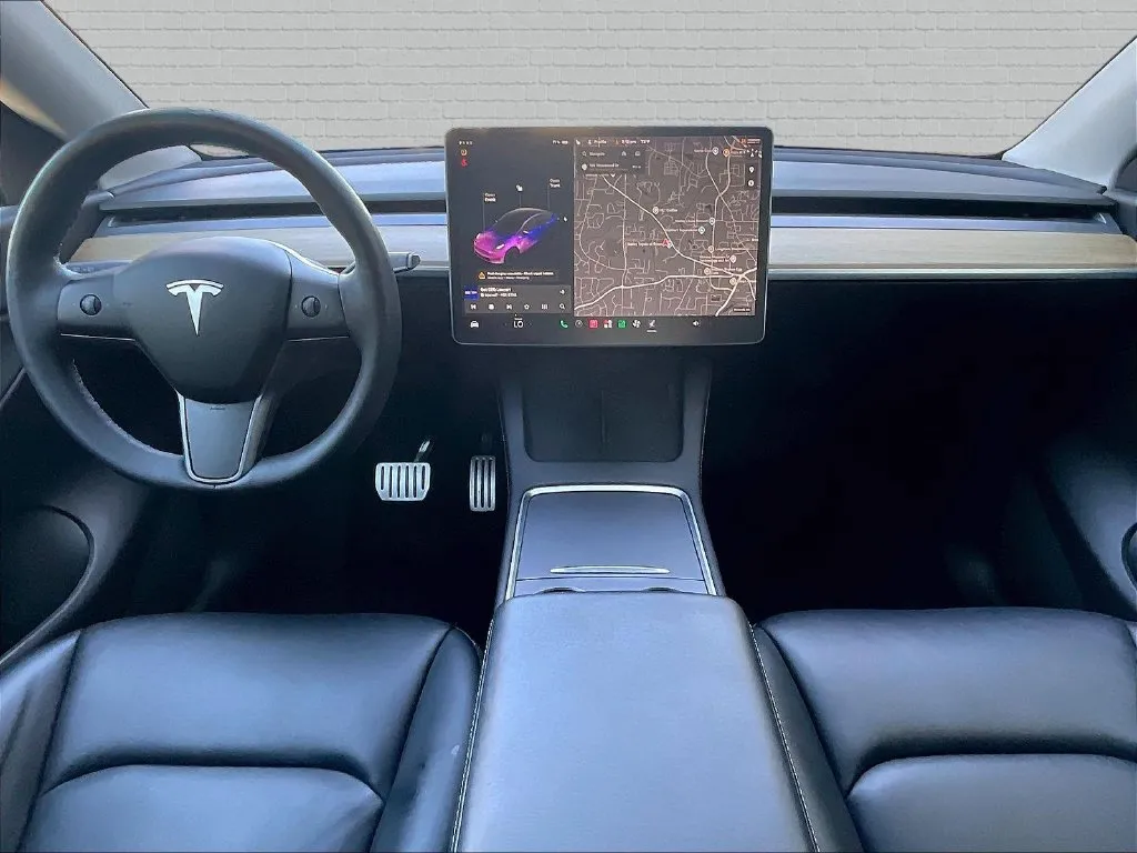 Tesla Model Y photo 7