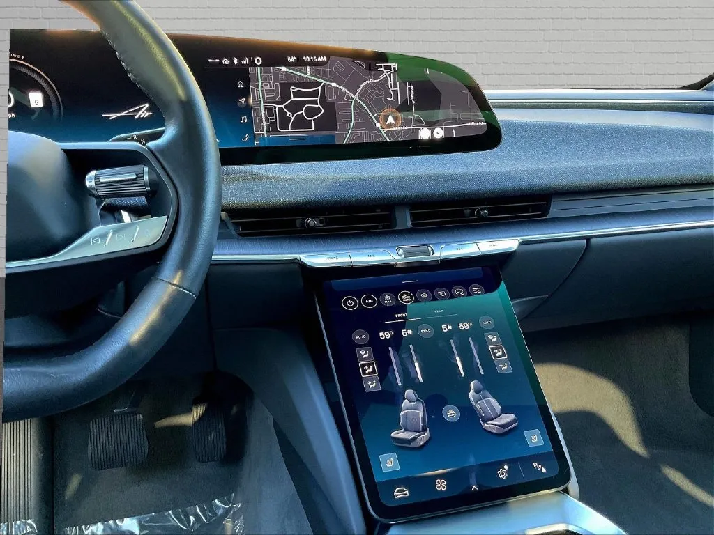 Lucid Air photo 8
