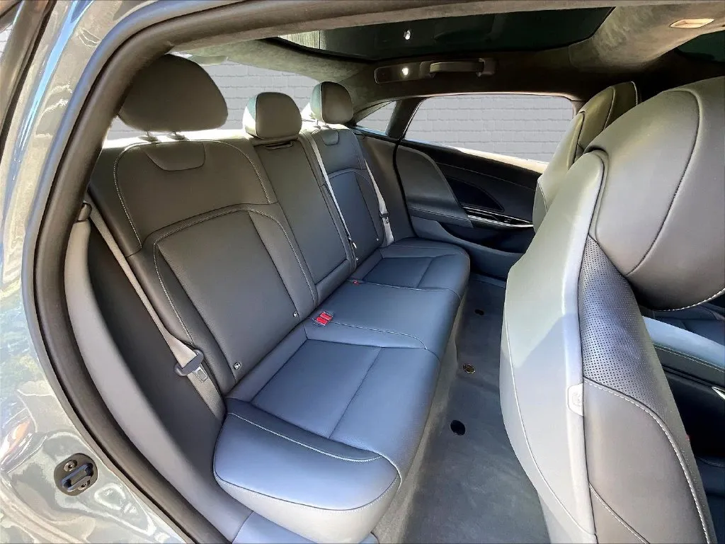 Lucid Air photo 17