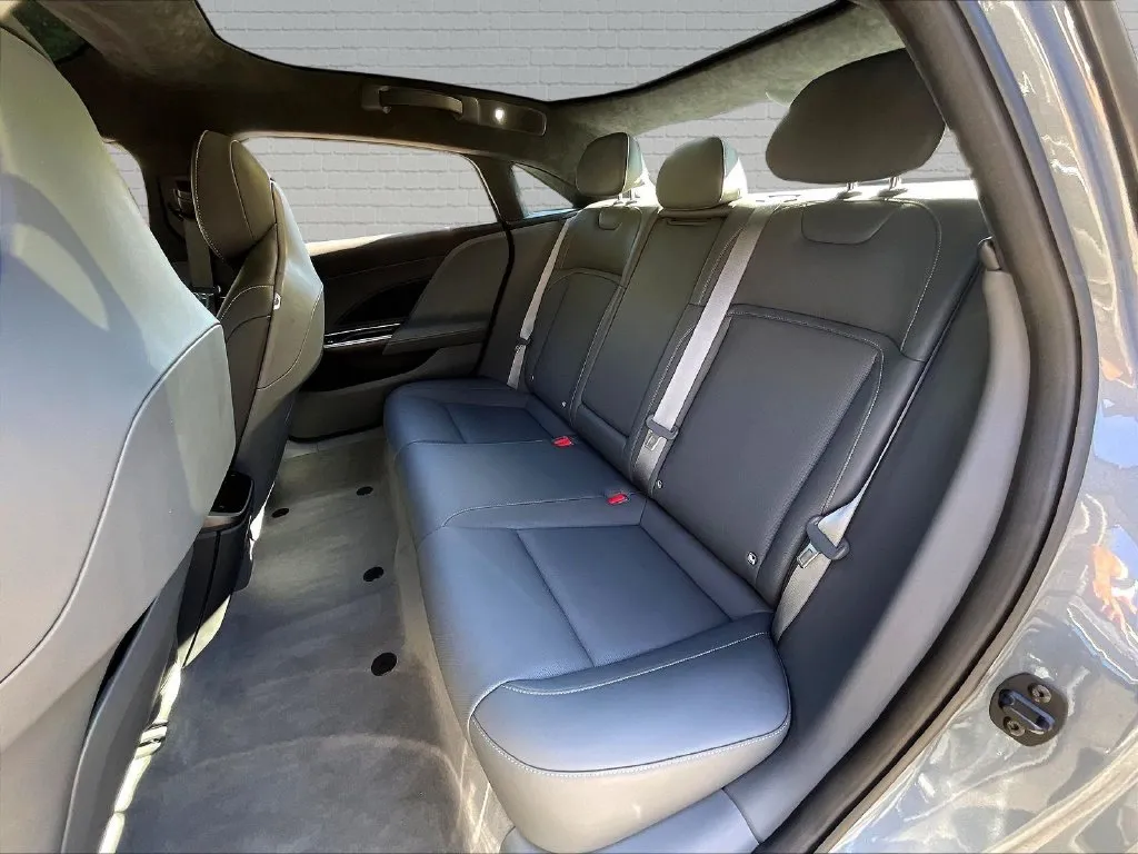 Lucid Air photo 15