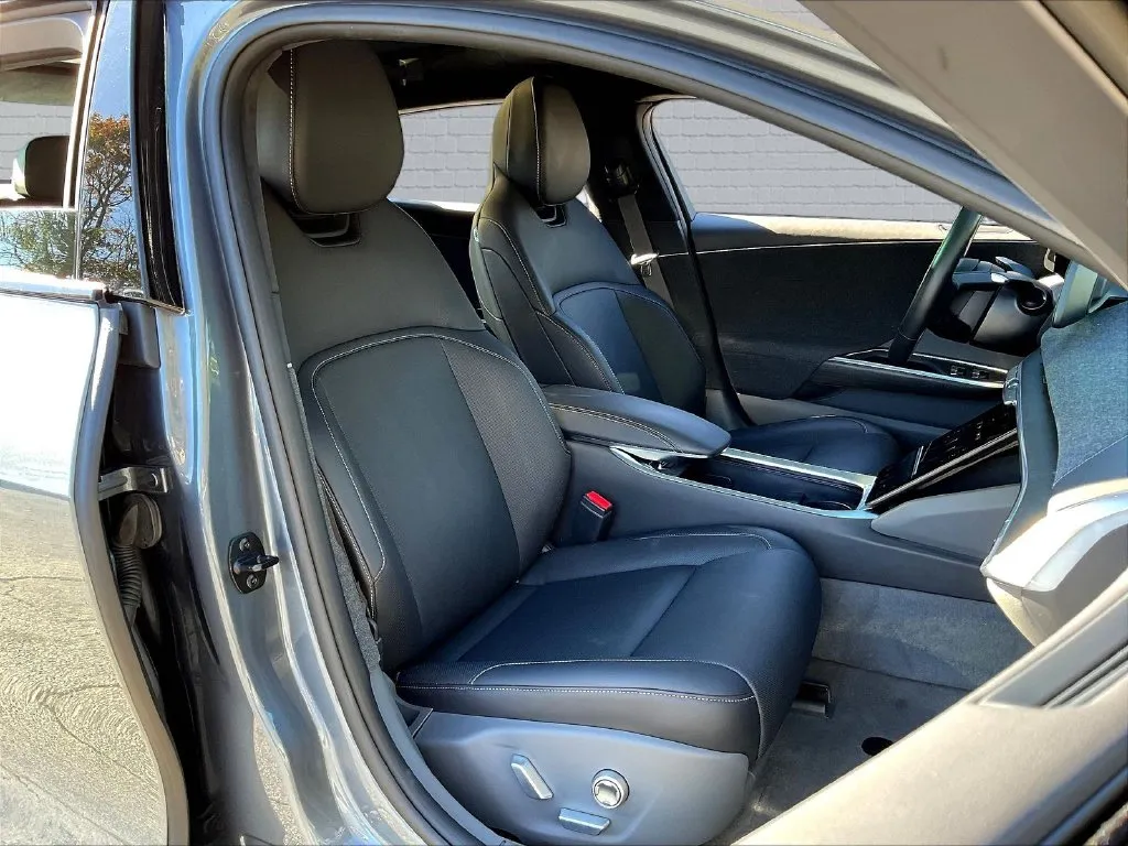 Lucid Air photo 19