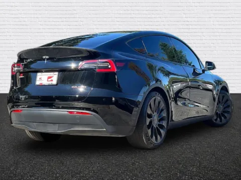 More photos of 2022 Tesla Model Y Performance at Gravity Autos Roswell, GA