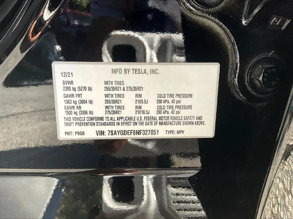 Tesla Model Y photo 12