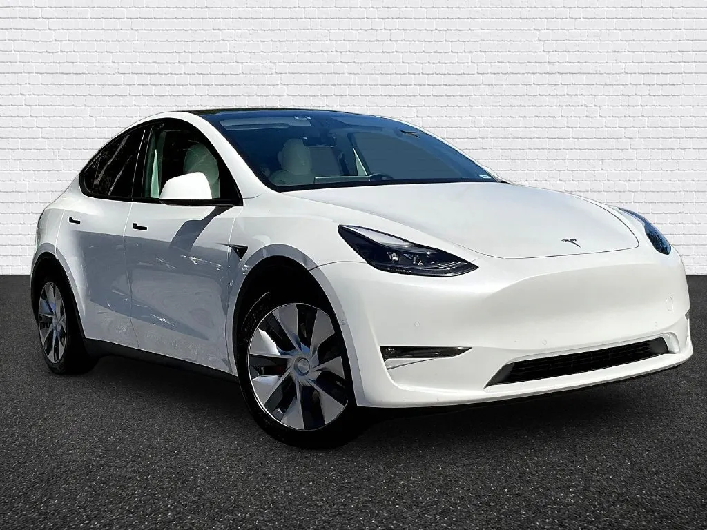 Tesla Model Y photo 3