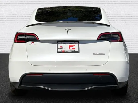More photos of 2022 Tesla Model Y Performance at Gravity Autos Roswell, GA