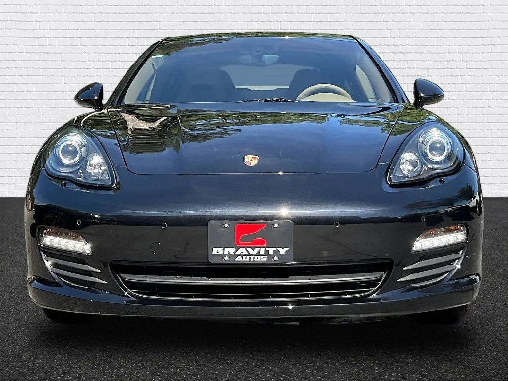 Porsche Panamera photo 2