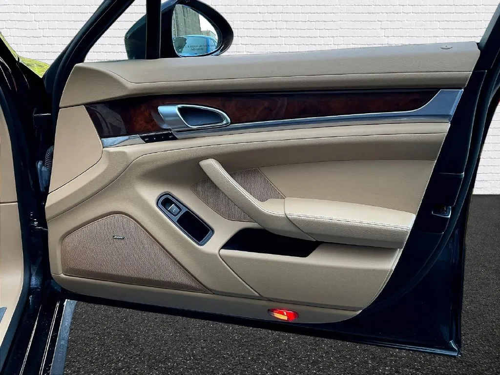 Porsche Panamera photo 20