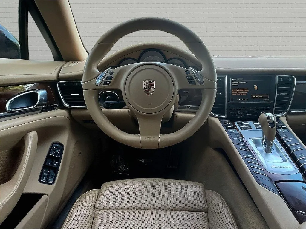 Porsche Panamera photo 8