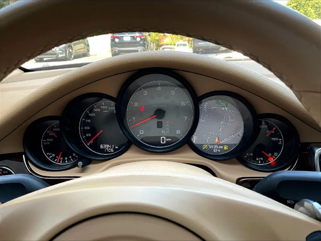 Porsche Panamera photo 11
