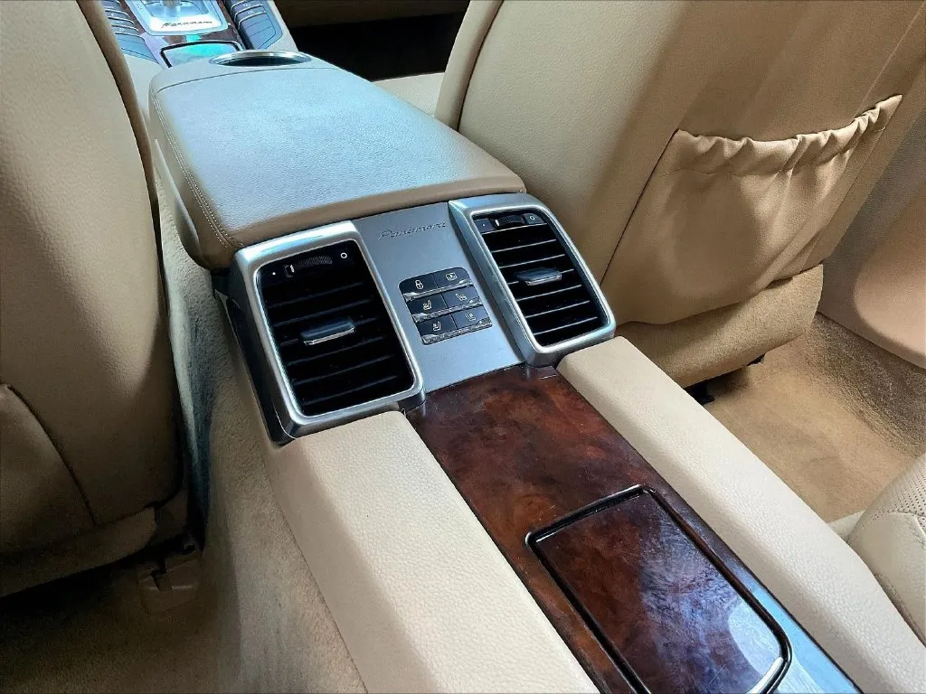 Porsche Panamera photo 10
