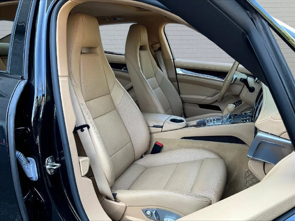 Porsche Panamera photo 21