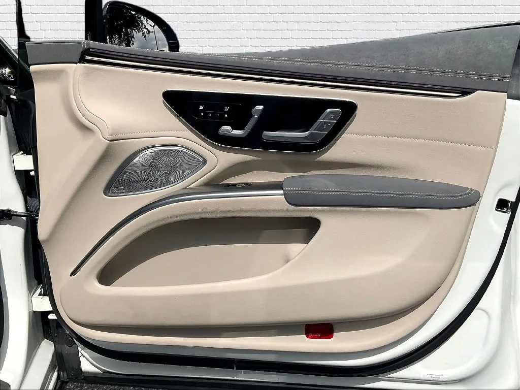 Mercedes-Benz EQS photo 23