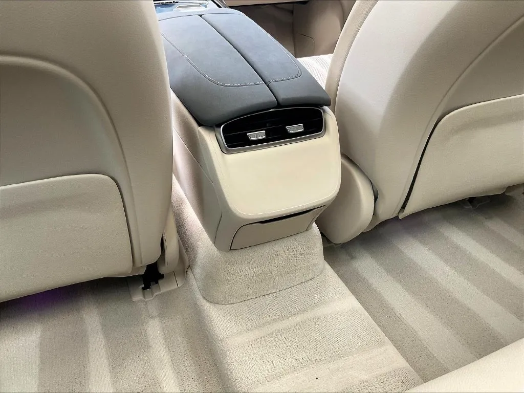 Mercedes-Benz EQS photo 10