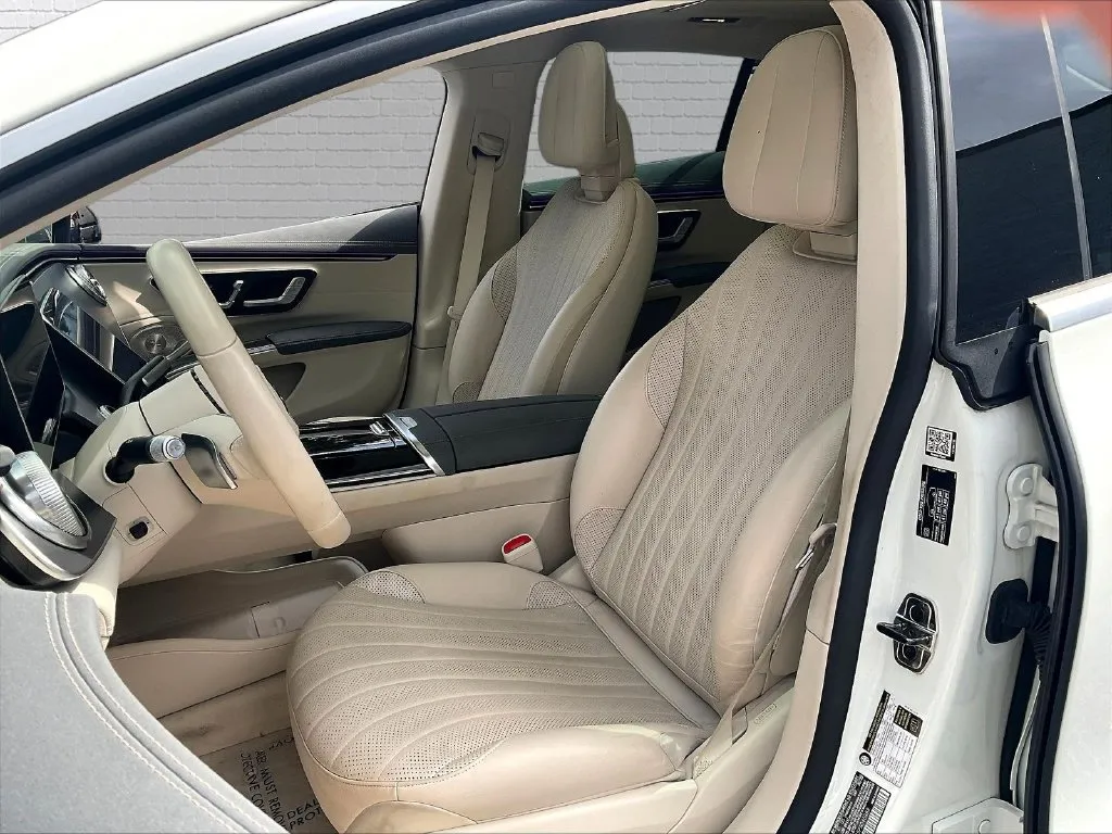 Mercedes-Benz EQS photo 18