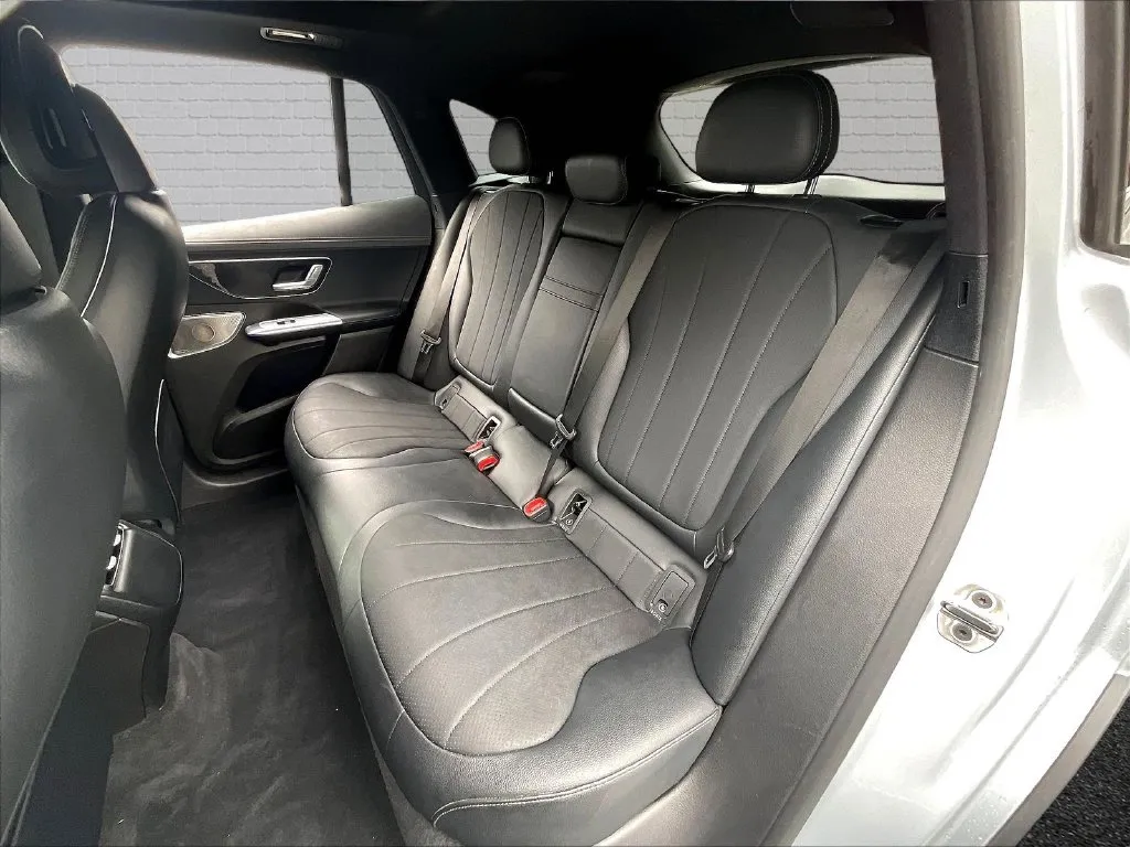 Mercedes-Benz EQE photo 16