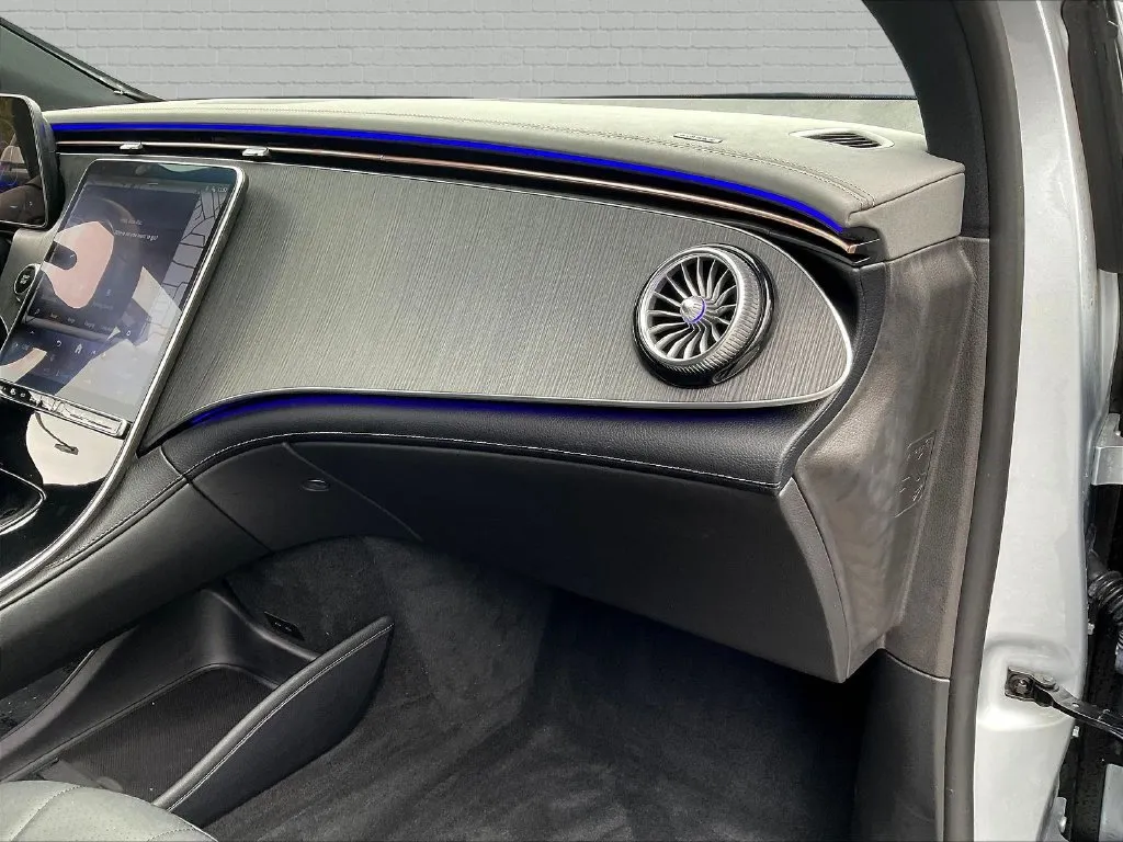 Mercedes-Benz EQE photo 19