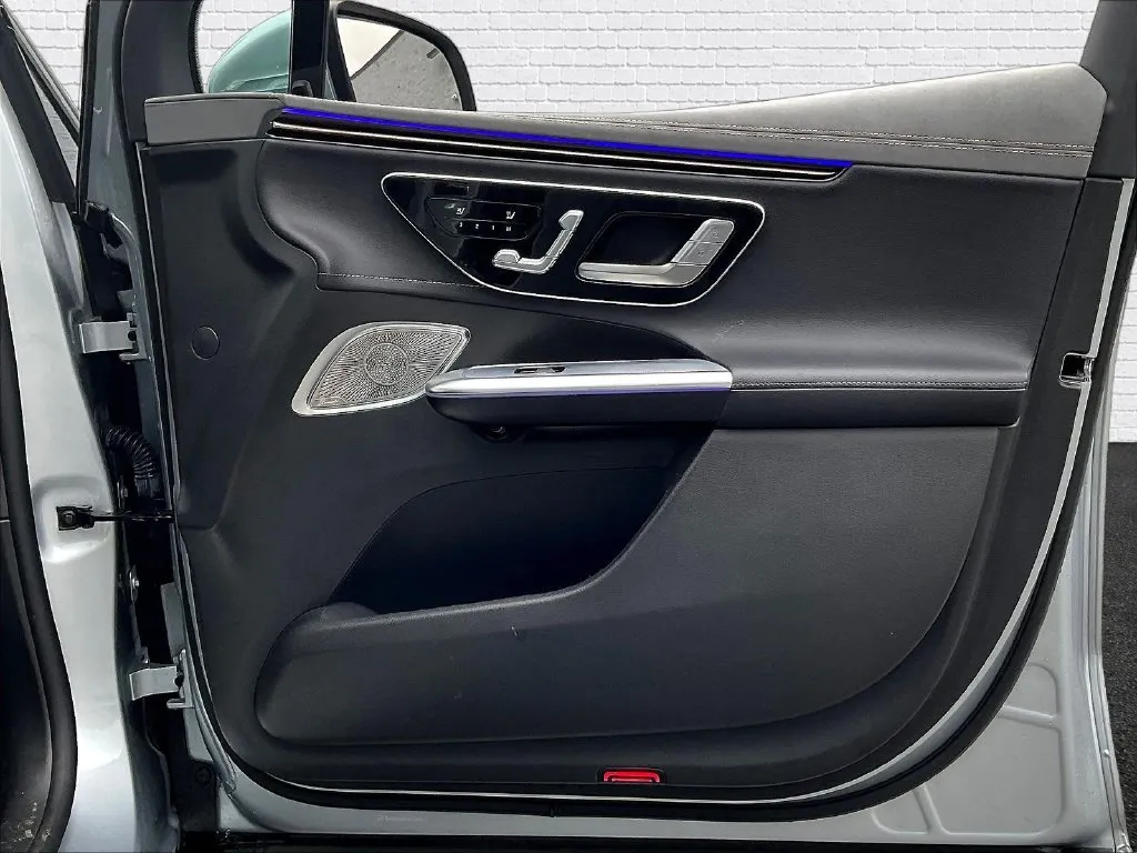Mercedes-Benz EQE photo 21