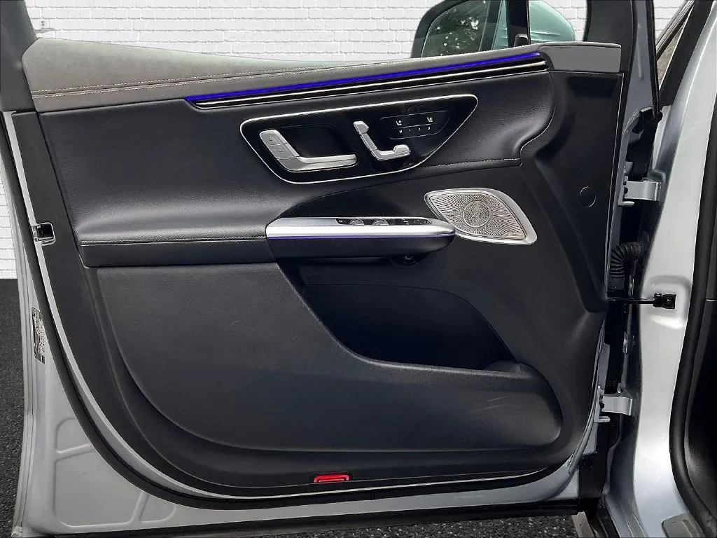 Mercedes-Benz EQE photo 14