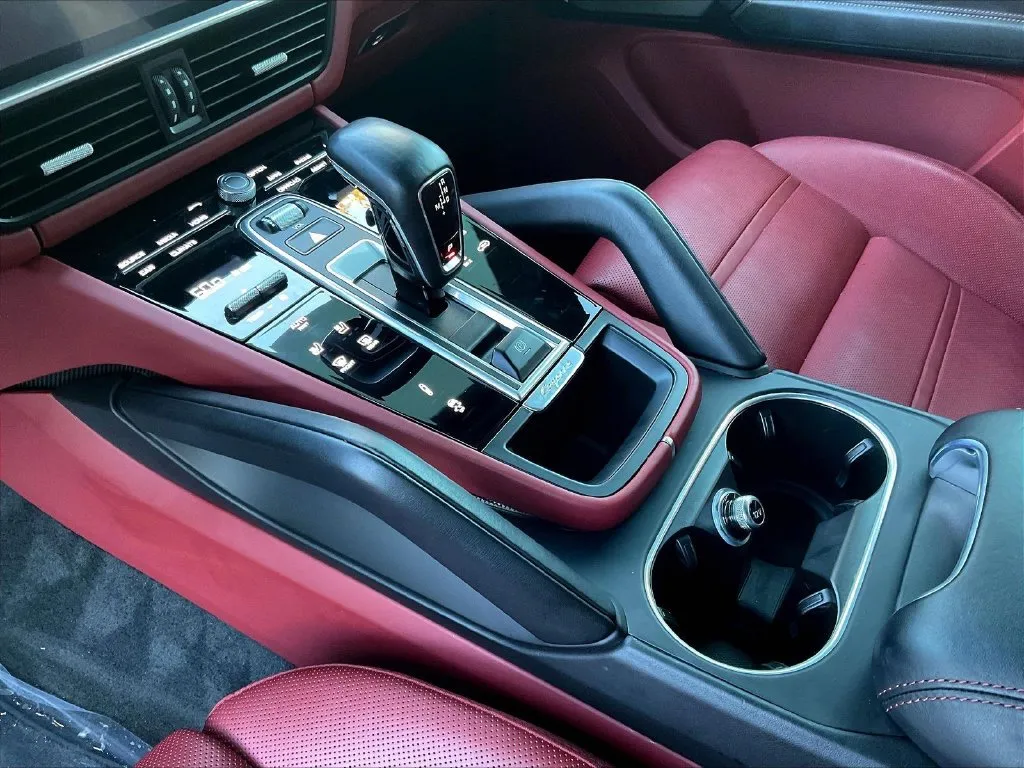 Porsche Cayenne photo 14