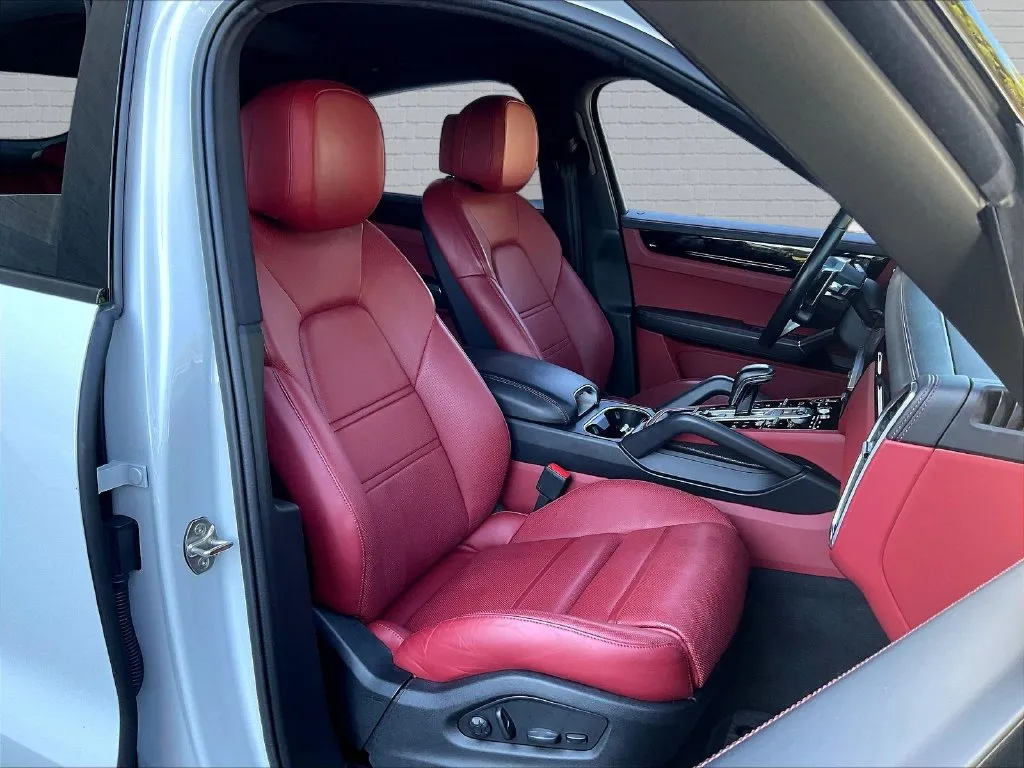 Porsche Cayenne photo 24