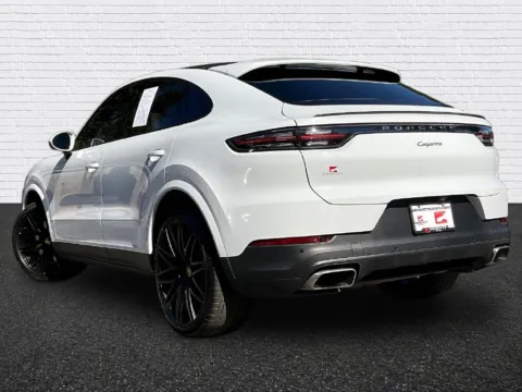 More photos of 2022 Porsche Cayenne Coupe at Gravity Autos Roswell, GA