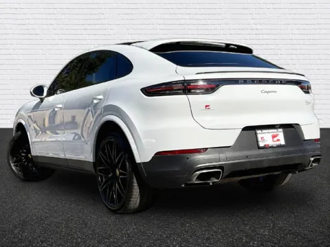 More photos of 2022 Porsche Cayenne Coupe at Gravity Autos Roswell, GA