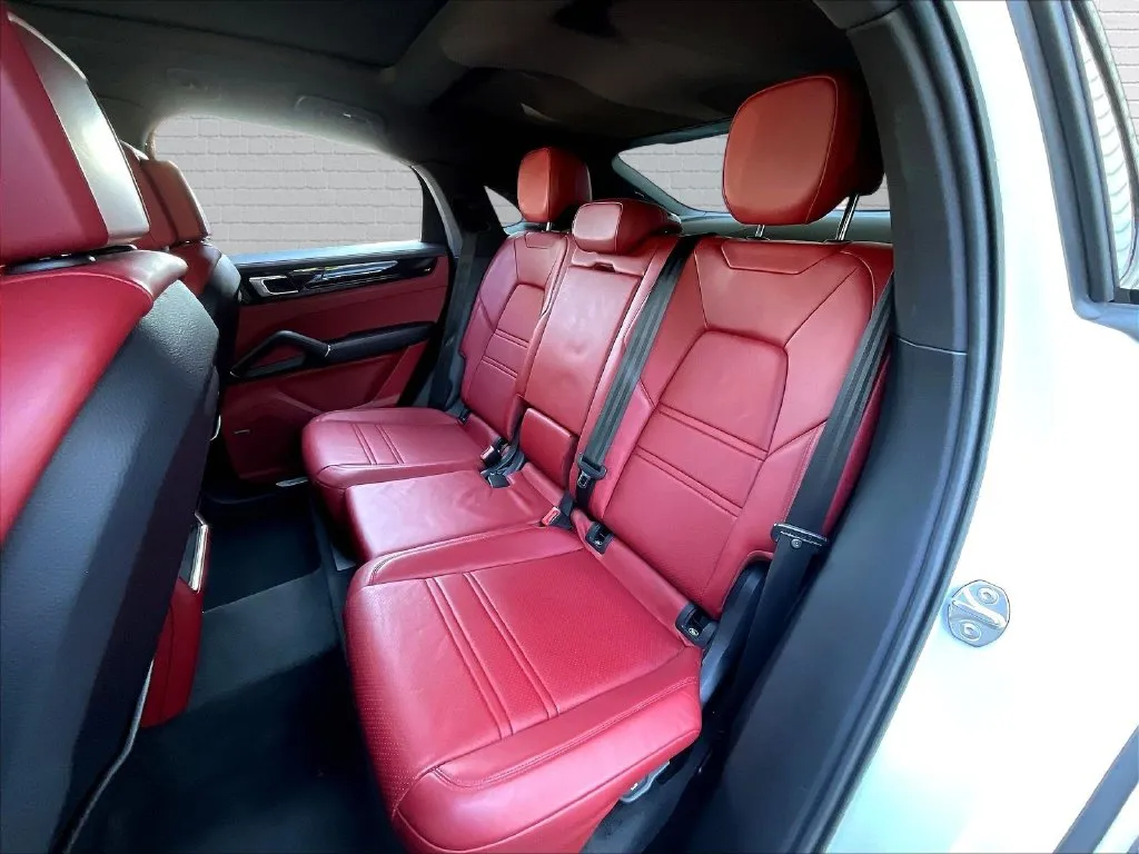 Porsche Cayenne photo 18